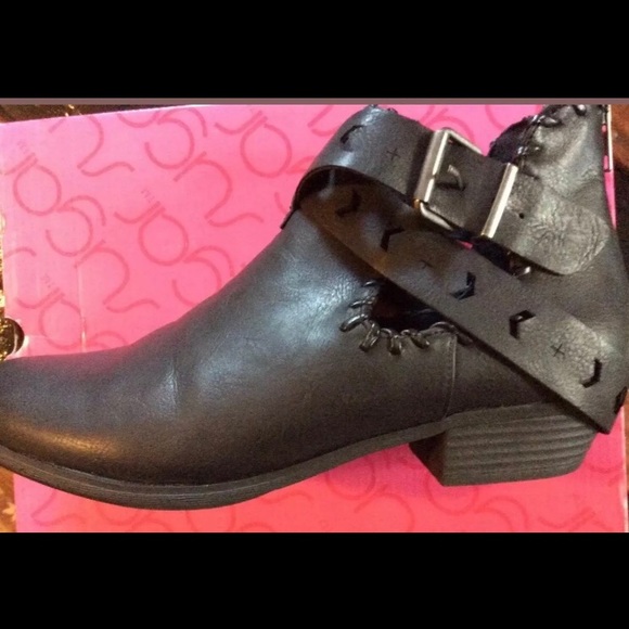 Sugar Shoes - SUGAR Brand Black Bootie Size 9